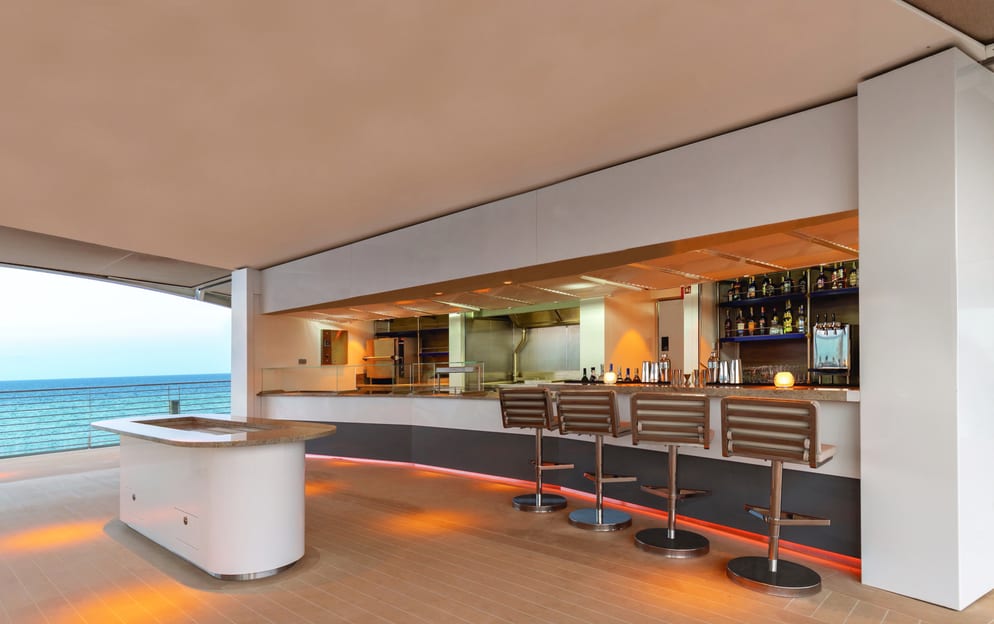 Silversea Silver Origin The Grill Bar.jpg